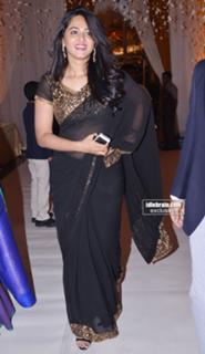 Anushka Shetty feet photo thumbnail