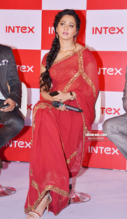 Anushka Shetty feet photo thumbnail