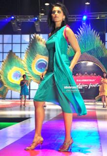 Anushka Shetty feet photo thumbnail