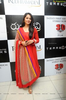 Anushka Shetty feet photo thumbnail