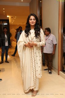Anushka Shetty feet photo thumbnail