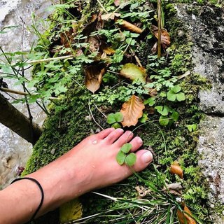Anushka Shetty feet photo thumbnail