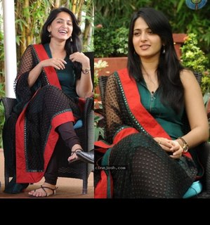 Anushka Shetty feet photo thumbnail