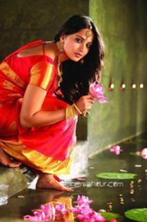 Anushka Shetty feet photo thumbnail