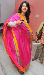 Anushka Shetty feet photo thumbnail