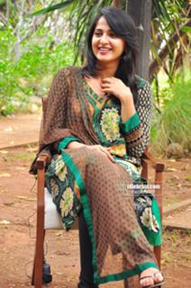 Anushka Shetty feet photo thumbnail