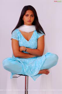 Anushka Shetty feet photo thumbnail