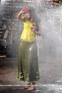 Anushka Shetty feet photo thumbnail