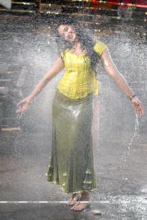 Anushka Shetty feet photo thumbnail
