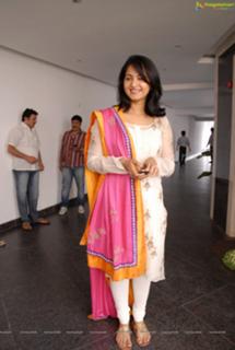 Anushka Shetty feet photo thumbnail