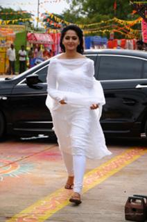 Anushka Shetty feet photo thumbnail