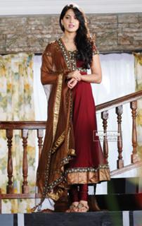 Anushka Shetty feet photo thumbnail