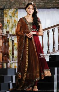 Anushka Shetty feet photo thumbnail