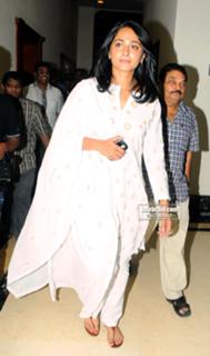 Anushka Shetty feet photo thumbnail