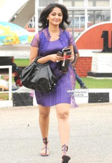 Anushka Shetty feet photo thumbnail
