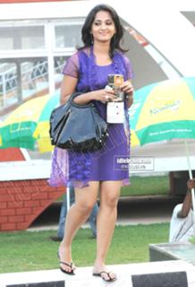 Anushka Shetty feet photo thumbnail