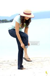 Anushka Shetty feet photo thumbnail