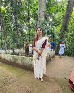 Anusree feet photo 2