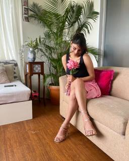 Anveshi Jain feet photo 10