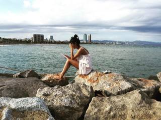 Anya Chalotra feet photo thumbnail