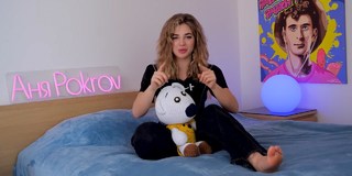 Anya Pokrov feet photo 3