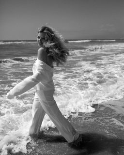 Anya Pokrov feet photo 16