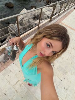 Anya Pokrov feet photo 14