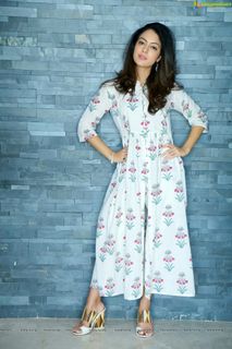 Anya Singh feet photo 7
