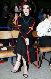 Anya Taylor-Joy feet photo thumbnail