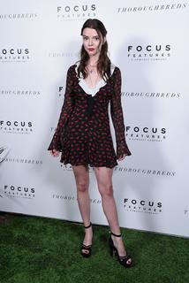 Anya Taylor-Joy feet photo thumbnail