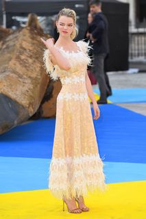 Anya Taylor-Joy feet photo thumbnail
