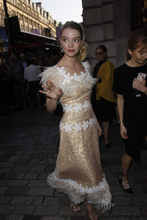 Anya Taylor-Joy feet photo thumbnail