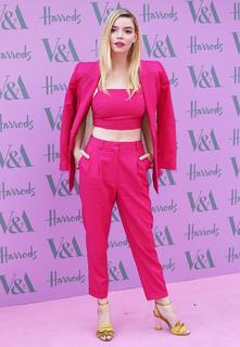 Anya Taylor-Joy feet photo thumbnail