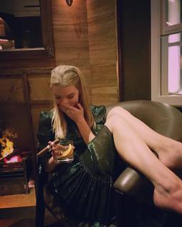 Anya Taylor-Joy feet photo thumbnail