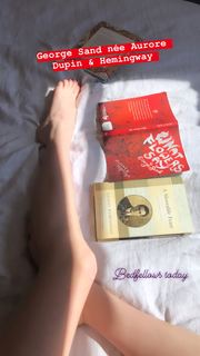Anya Taylor-Joy feet photo thumbnail