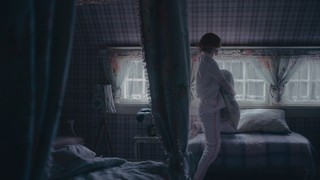 Anya Taylor-Joy feet photo thumbnail