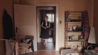 Anya Taylor-Joy feet photo thumbnail