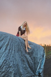 Anya Taylor-Joy feet photo thumbnail