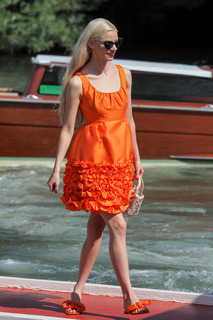 Anya Taylor-Joy feet photo thumbnail