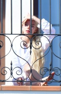 Anya Taylor-Joy feet photo thumbnail