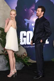Anya Taylor-Joy feet photo thumbnail