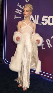 Anya Taylor-Joy feet photo thumbnail