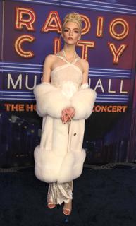 Anya Taylor-Joy feet photo thumbnail