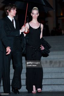 Anya Taylor-Joy feet photo thumbnail
