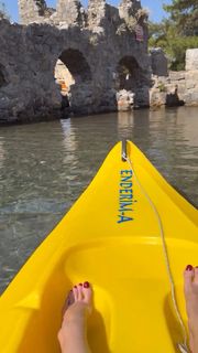 Anya Taylor-Joy feet photo thumbnail