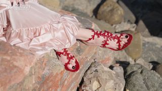 Anya Taylor-Joy feet photo 4