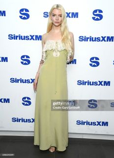 Anya Taylor-Joy feet photo 9