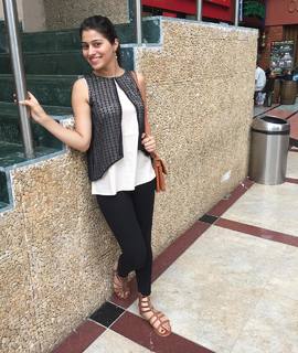 Aparna Dixit feet photo 6