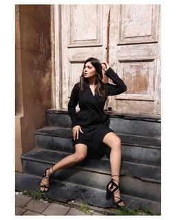 Aparna Dixit feet photo 4