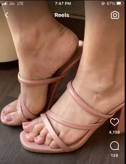 Aparna Dixit feet photo 14